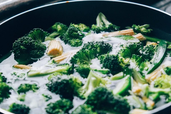 Immune-boosting recipe - Broccoli Lemon Chicken with Cashews
